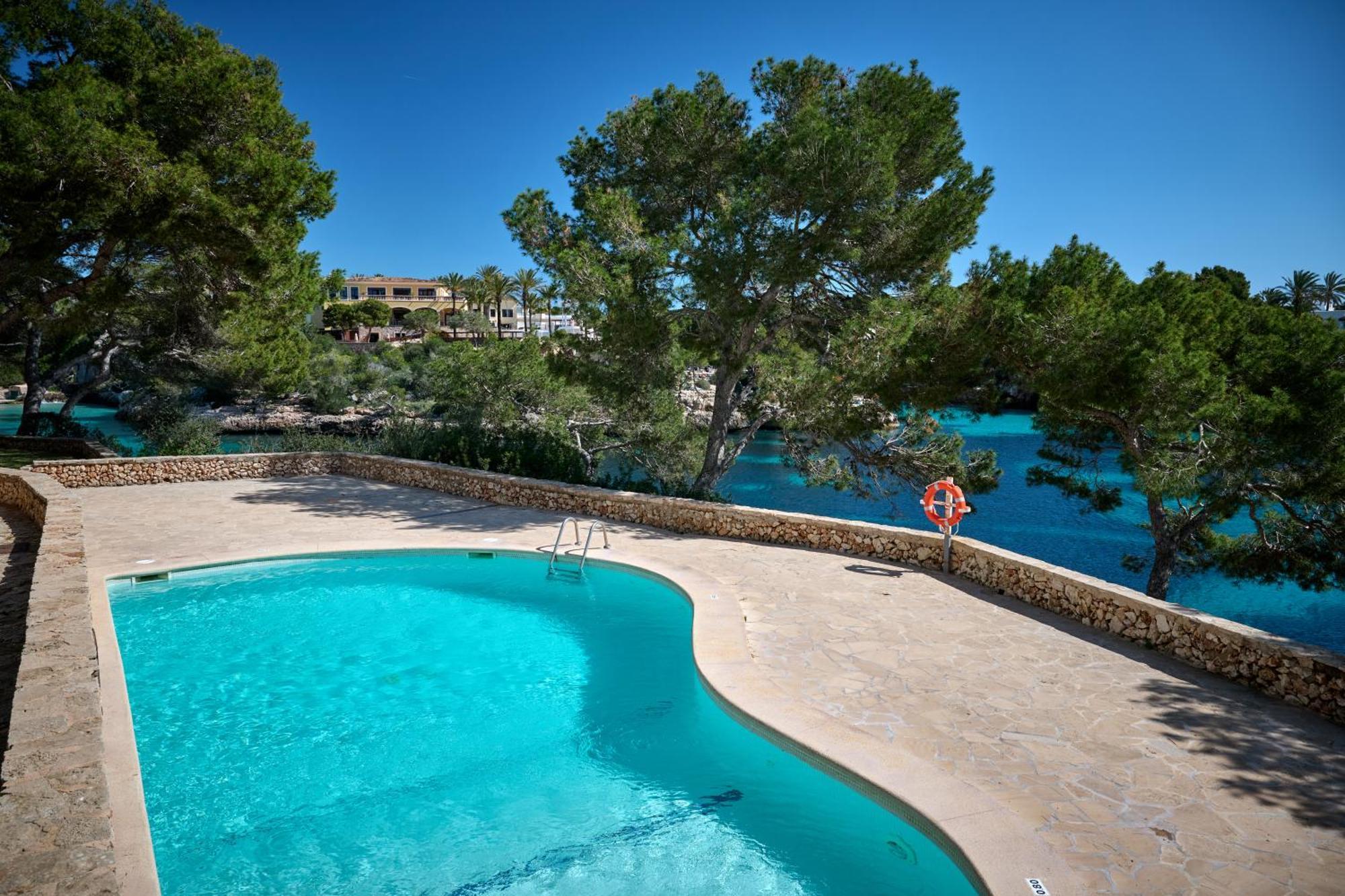 Sea Frontline Apartment 'Faraona'. Pool. Wifi Сантаньи Экстерьер фото