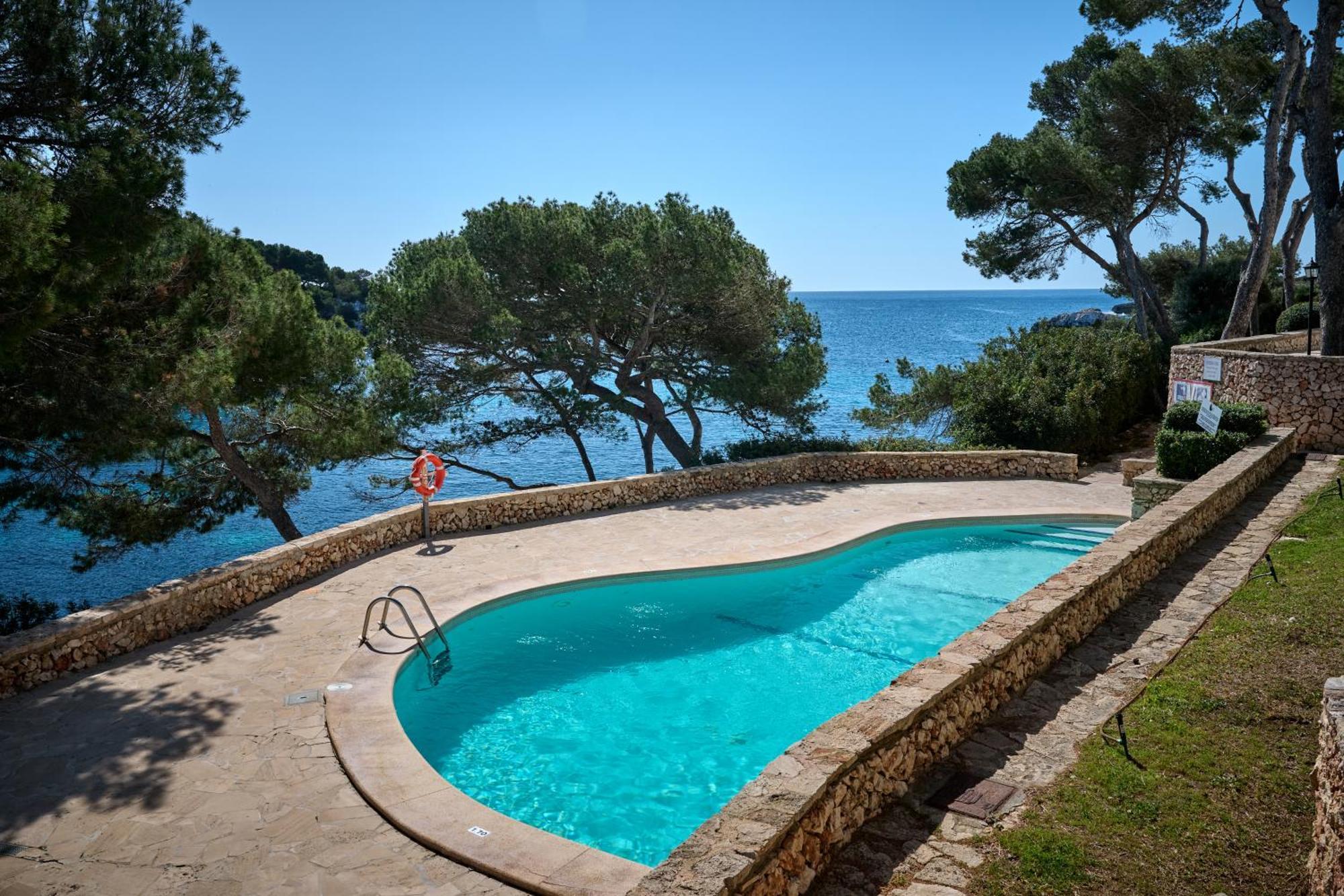 Sea Frontline Apartment 'Faraona'. Pool. Wifi Сантаньи Экстерьер фото